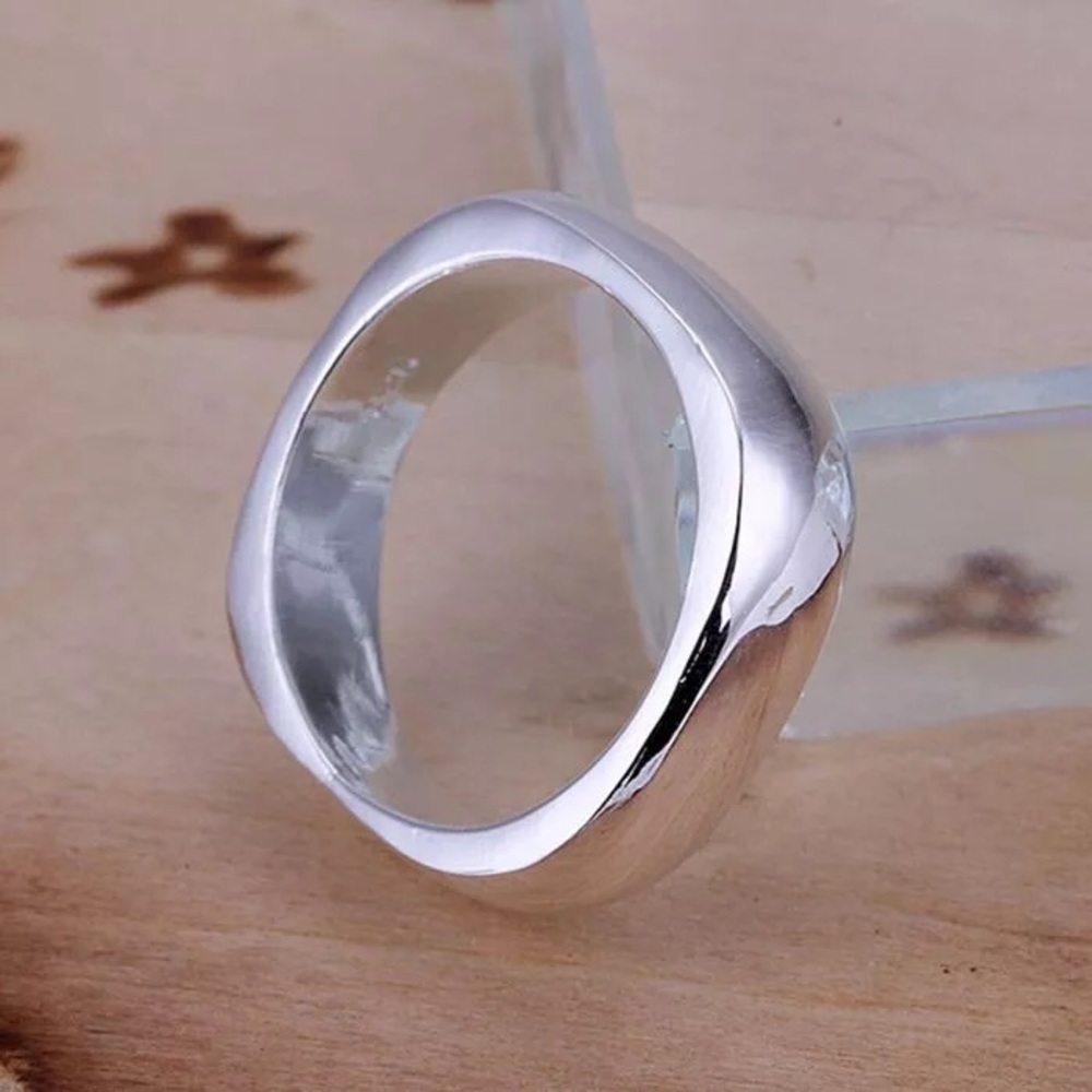 925 Sterling Silver Square Ring - Picture 3 of 4